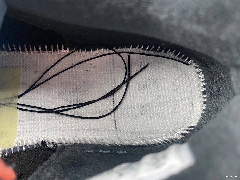 4 Thunder Jordan Air CT8527-016 Red 0404